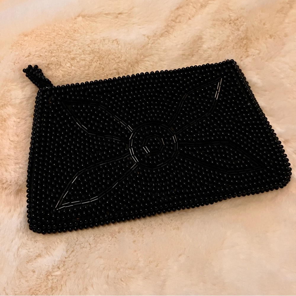 BEADED BLACK CLUTCH